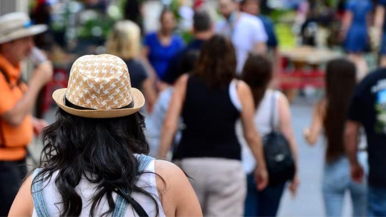 Canada’s Population Growth Slows for the First Time Since Pandemic