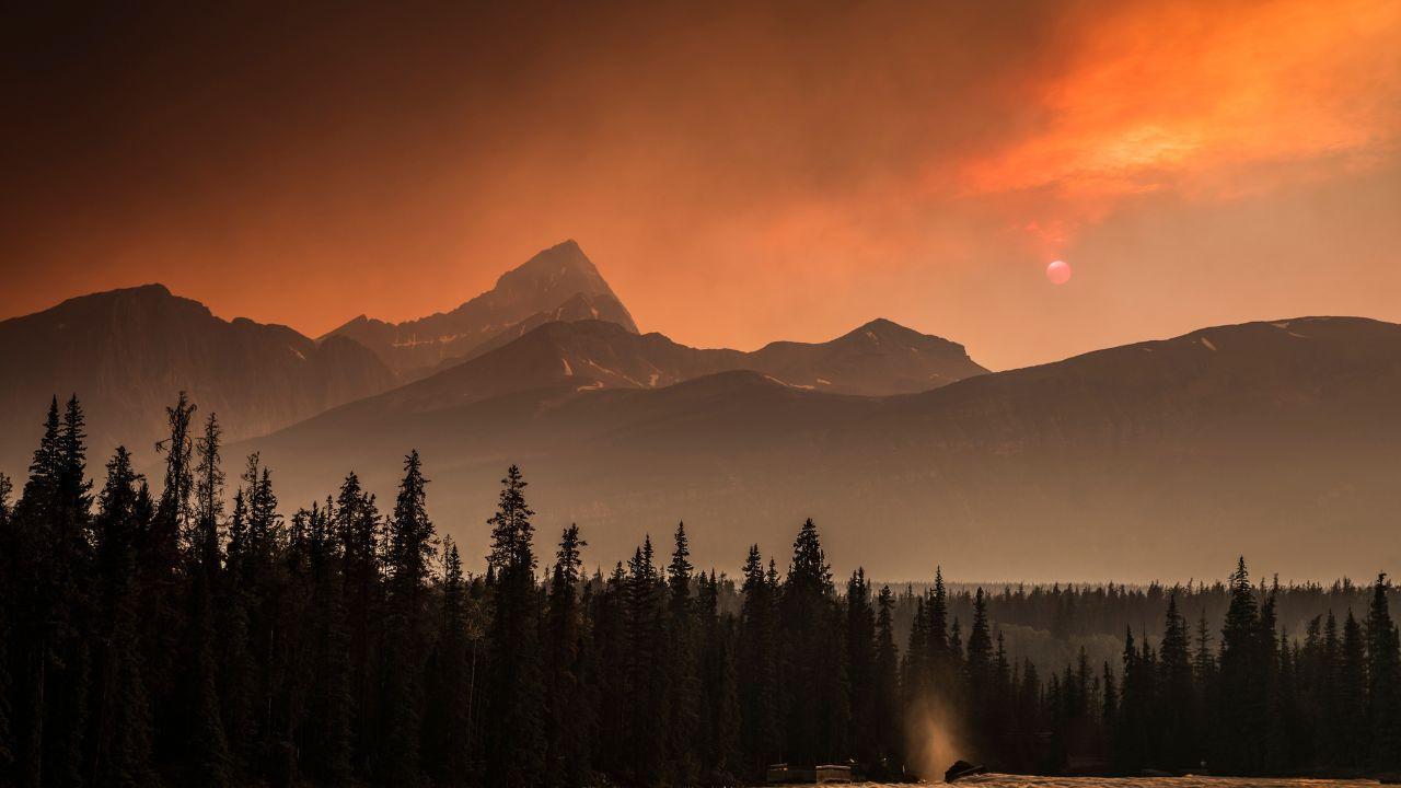 Alberta in Trouble: Gas Flaring Limit Removed After Highest Pollution in 2024