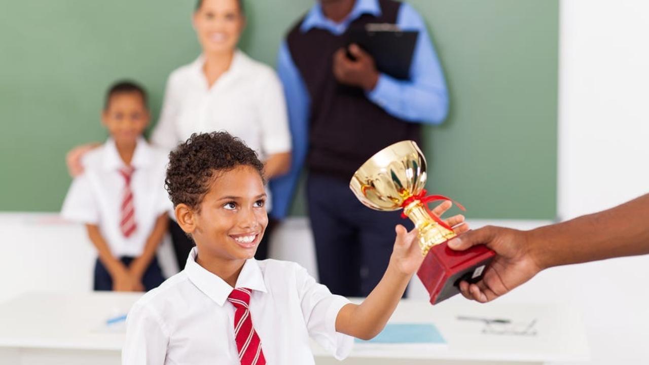 Psychologists School Awards Should Celebrate More Than Grades