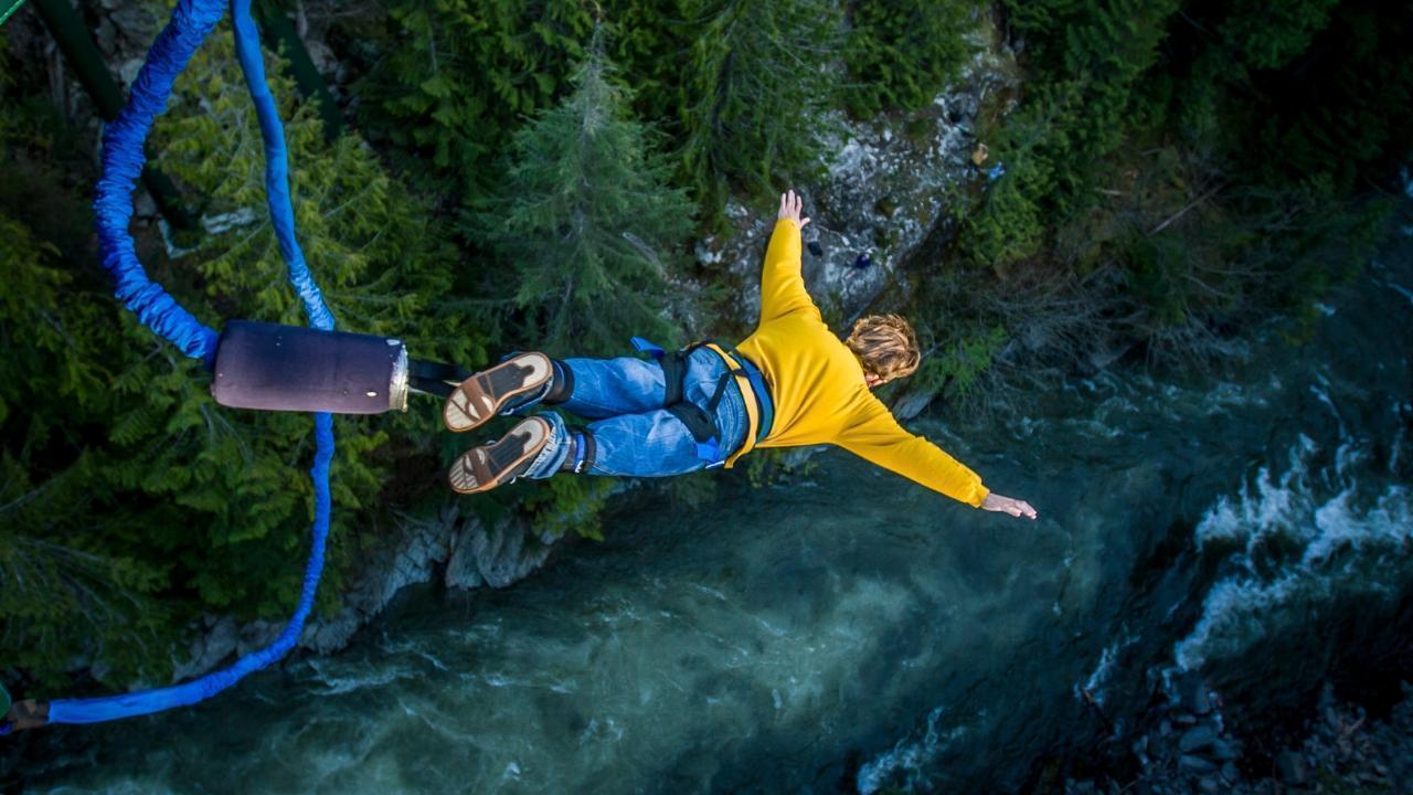 Bungee Jumping in New Zealand 2025: Best Spots & Prices