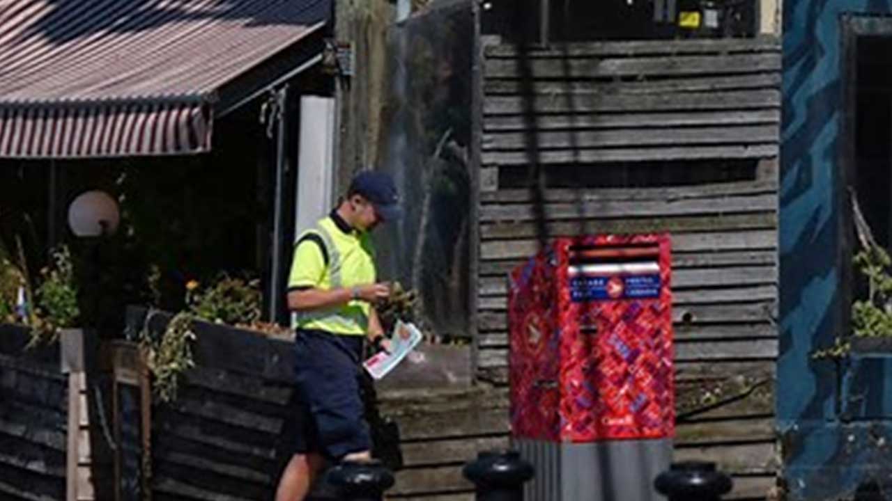 Canada Post Workers Reject Final Offer, Talks Still Ongoing