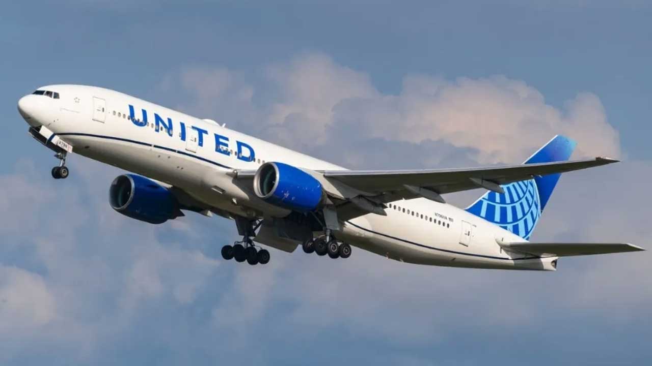 United Airlines Flights Delayed After Major Tech Glitch