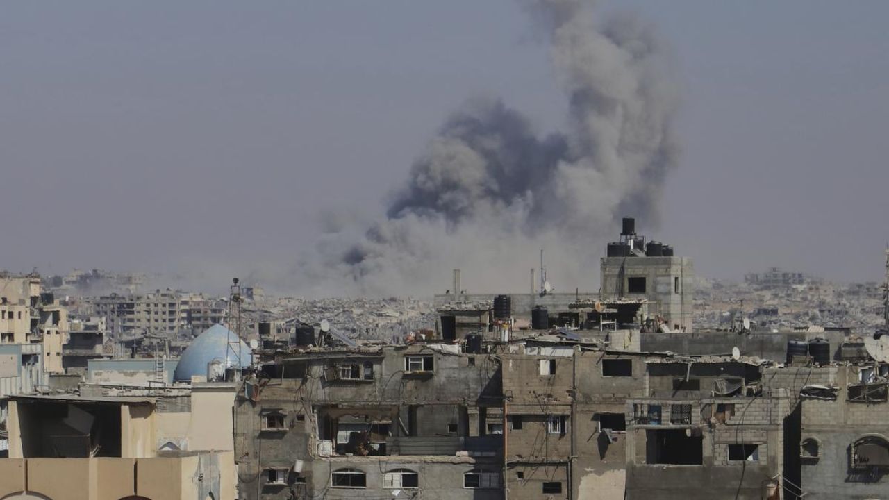 Israel Pushes Into Gaza City as Crisis Deepens for Civilians