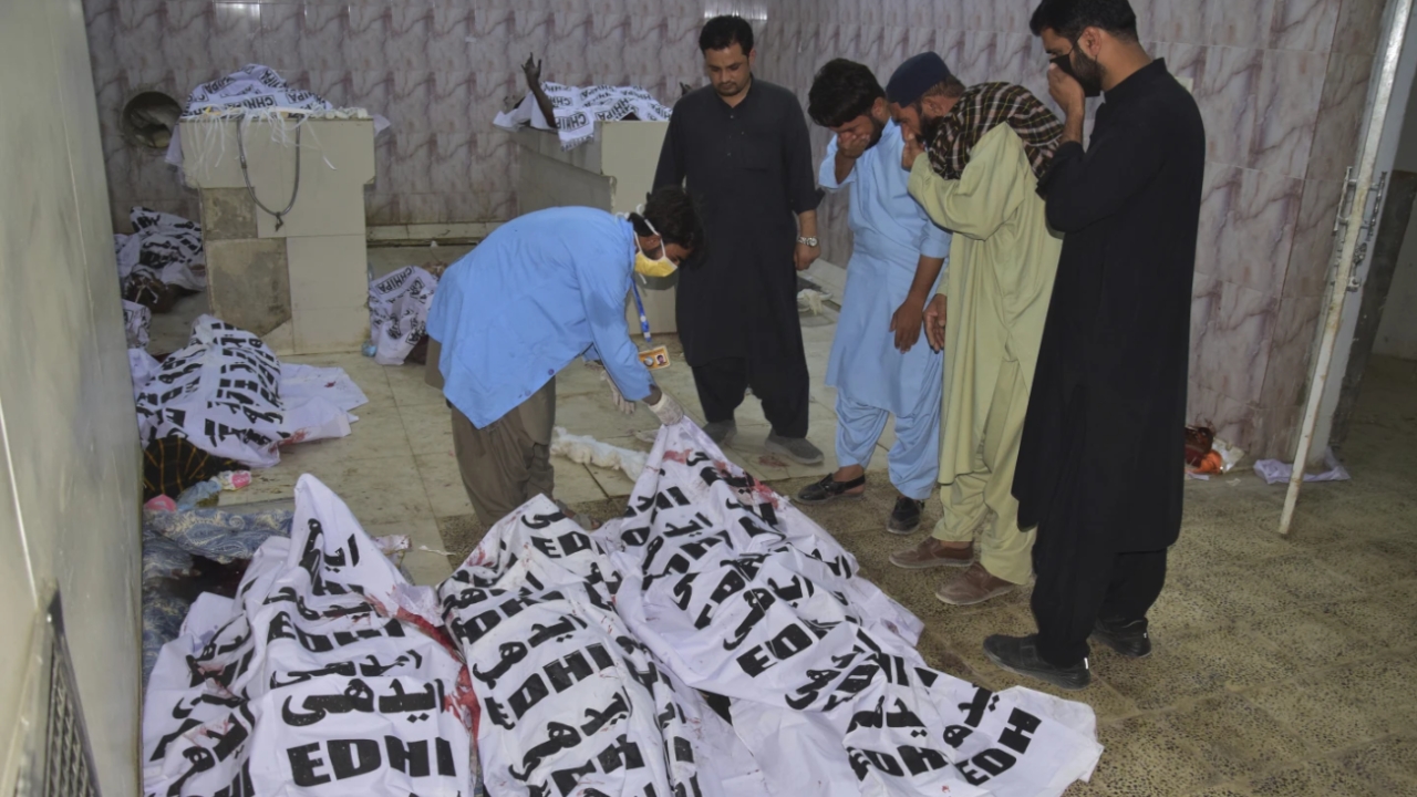 Suicide Bomb Blast Near Rally in Pakistan Kills 13 Injures 30