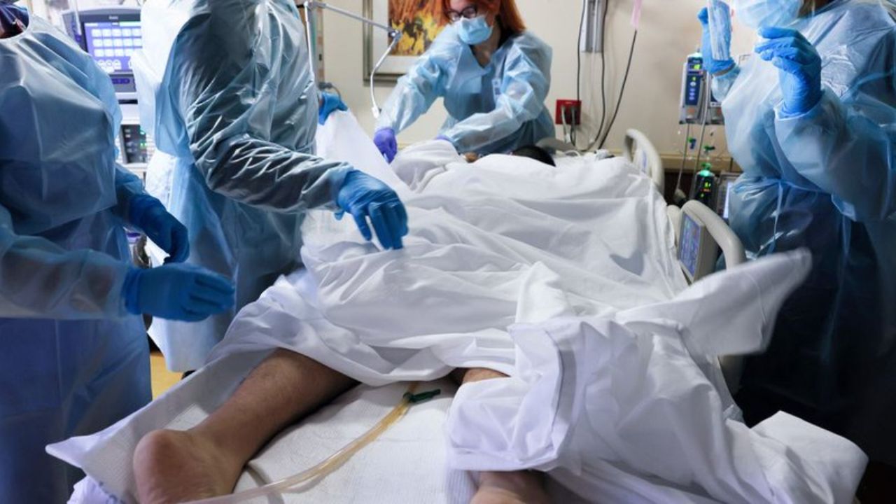 Canadians Draining Savings and Using Fundraisers for Private Surgeries Amid Long Waits