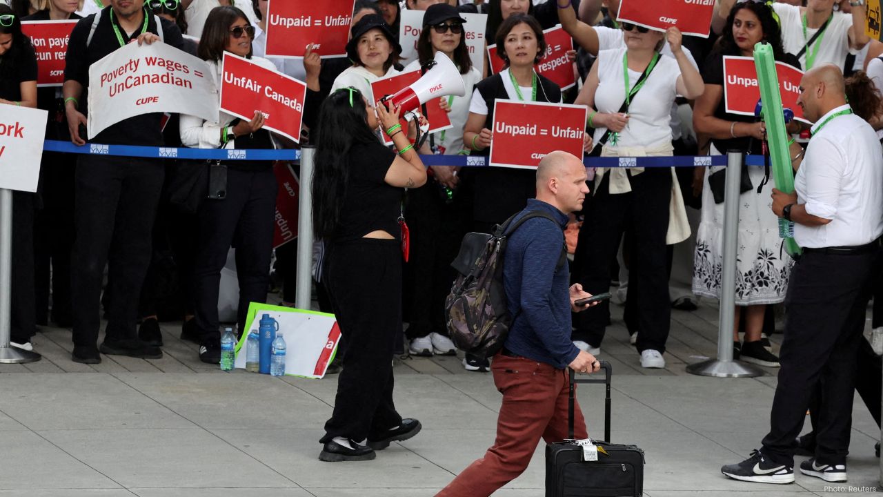 Air Canada Flight Attendants Reject Wage Offer Flights Continue