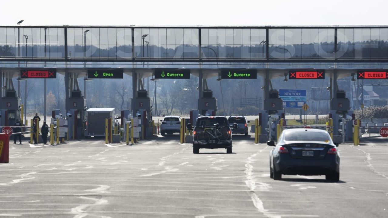 Canada-U.S. Travel Drops Again in August, Canadians Stay Home