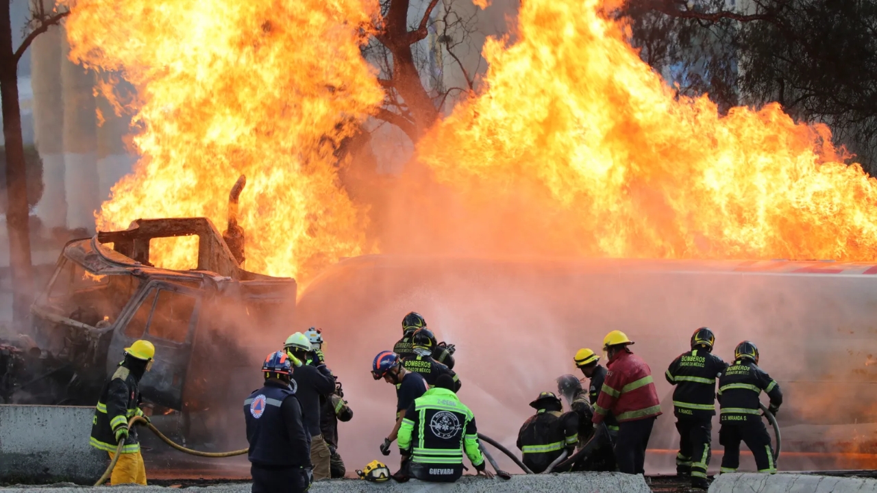 Mexico City Gas Tanker Explosion Kills 8, Injures Many