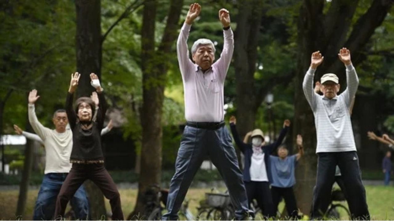 Japan Nears 100,000 Centenarians, Most of Them Women