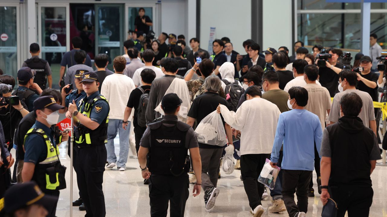 South Korean Workers Return Home After U.S. Immigration Raid