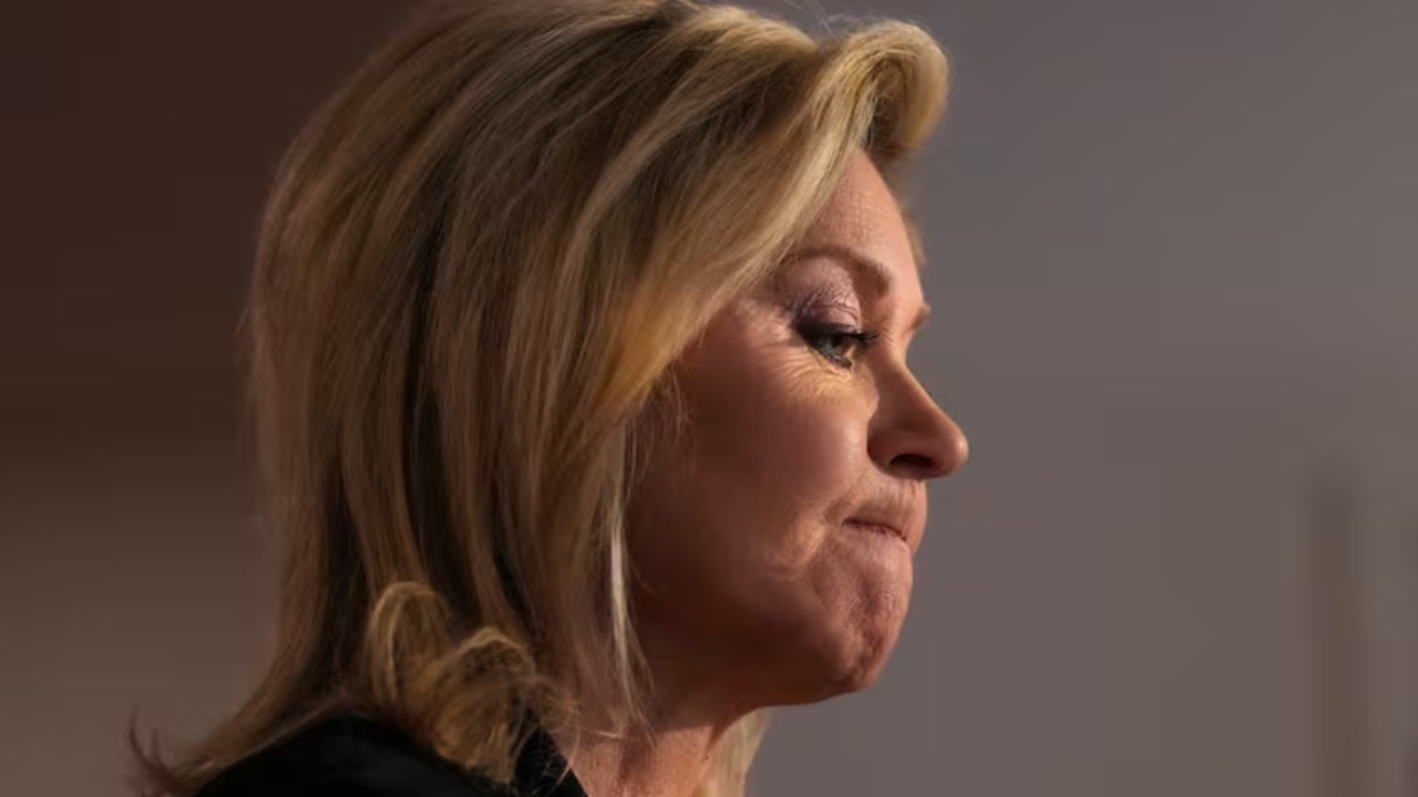 Bonnie Crombie Drops Out of Liberal Leadership Race