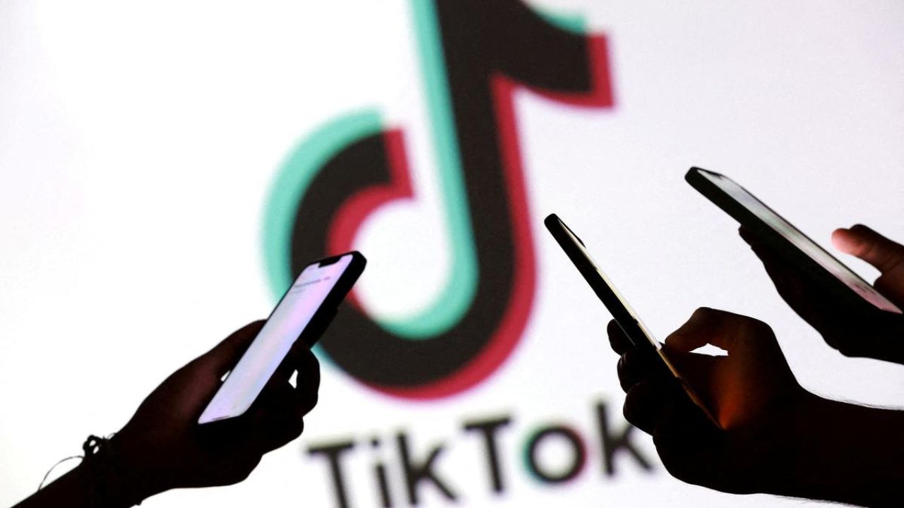Trump May Extend TikTok U.S. Sale Deadline Again