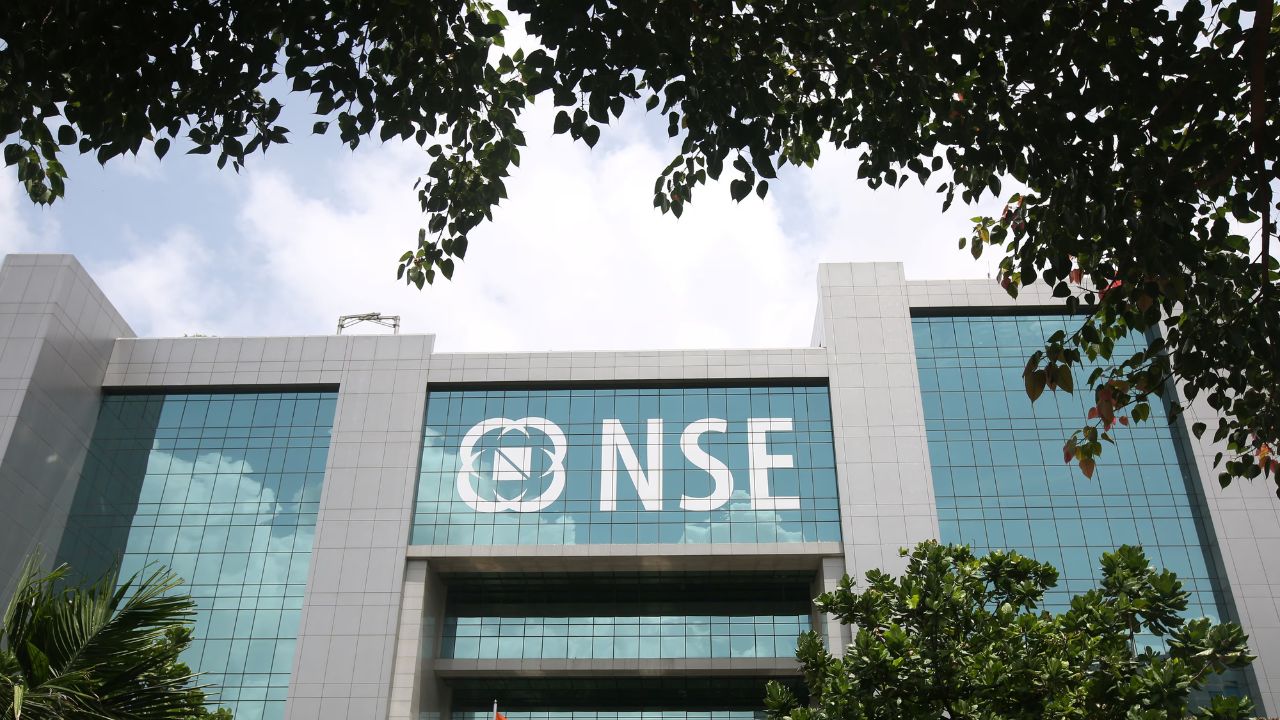 India Stock Markets Rise on Optimism Over US Trade Talks and Fed Rate Cut Hopes