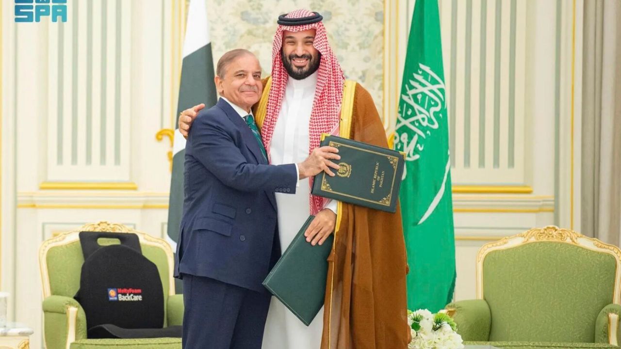 Pakistan Signs Defence Pact with Saudi Arabia, Raising Fears of Becoming a Mercenary State