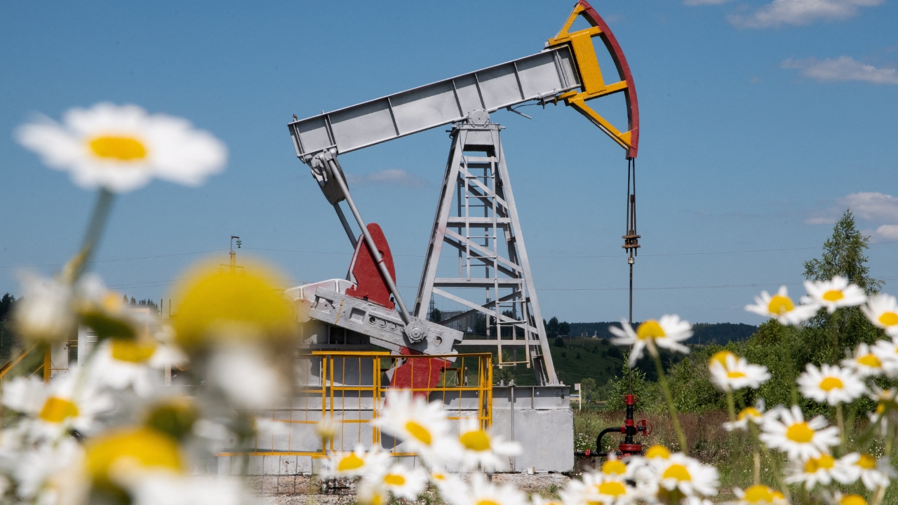 Japan Considers Canadian Oil Amid Refining Challenges