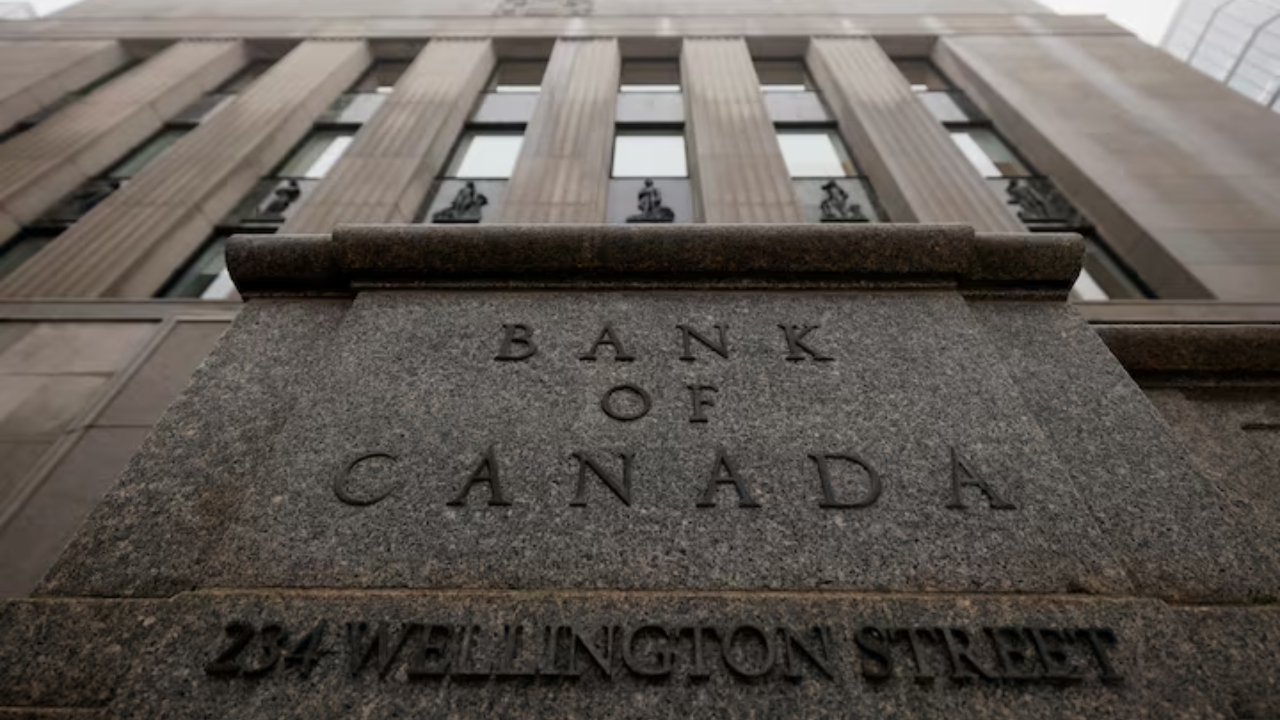 Bank of Canada Urges Regulation of Stablecoins