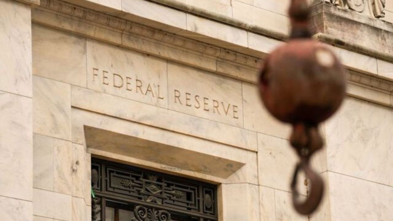 US Housing Shares Gain Momentum as Federal Reserve Restarts Rate Cuts