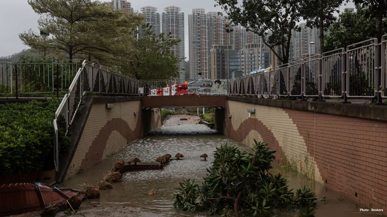 Super Typhoon Ragasa Hits Hong Kong and Taiwan, Causing Floods and Deaths