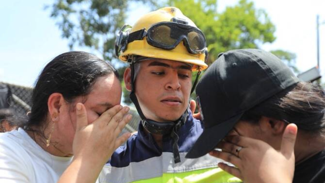 23 Miners Rescued Alive After 43 Hours Trapped in Colombian Gold Mine