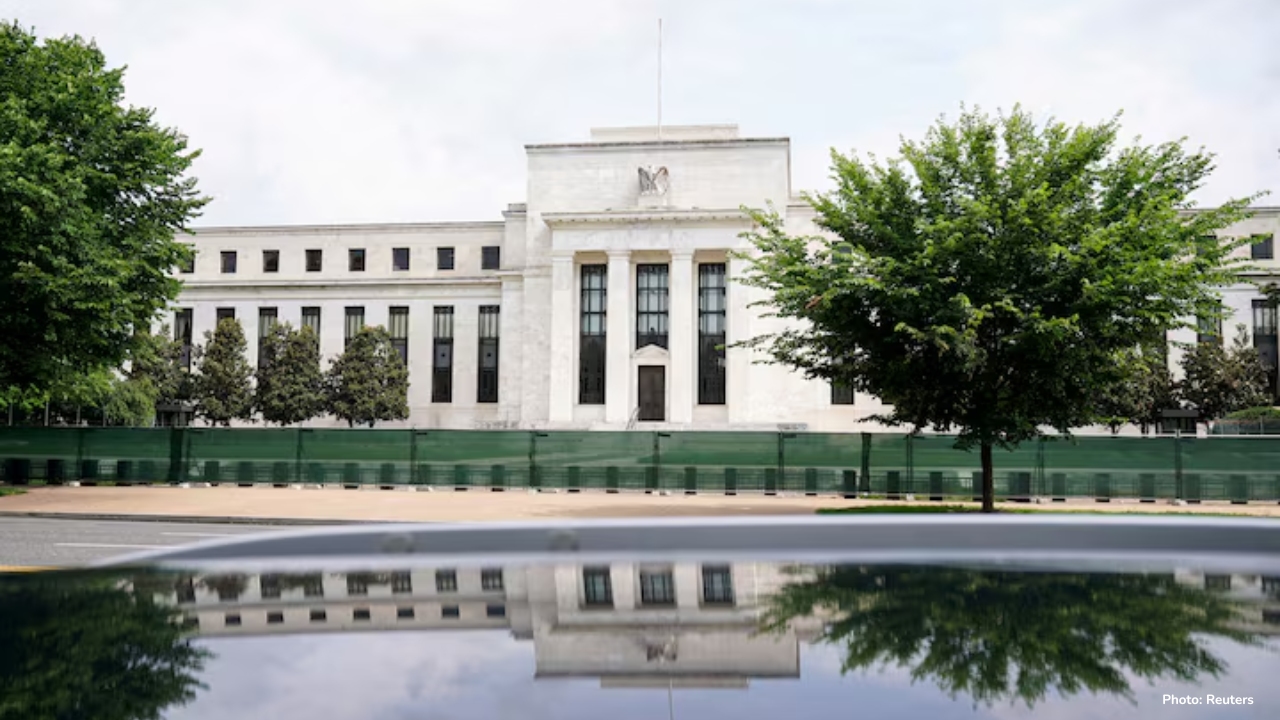 Fed's Dollar Swap Lines Under Political Scrutiny Amid Global Tensions