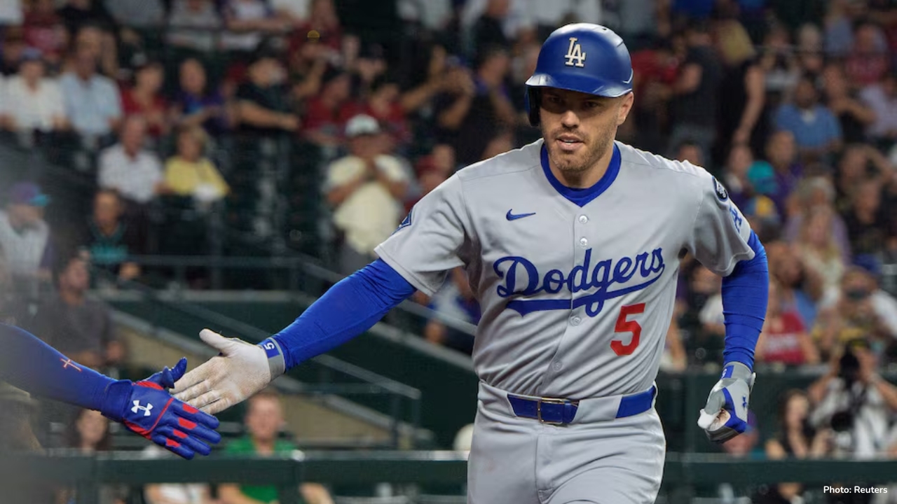 Dodgers Win NL West Title with 8-0 Victory Over Diamondbacks