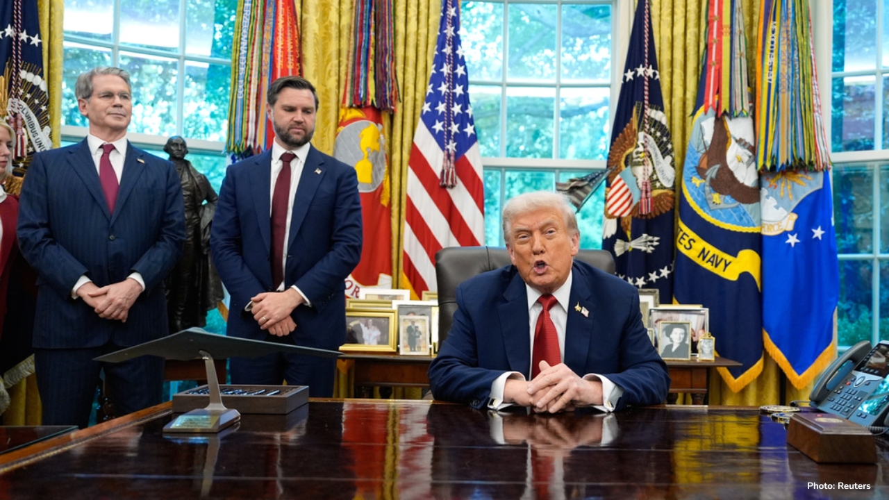 Trump to Impose 25% Tariff on Heavy Trucks Starting Oct 1