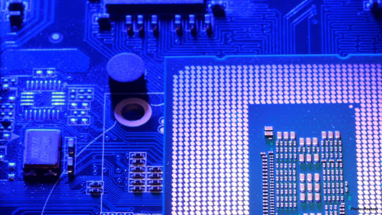 Trump Considers Tariffs on Electronics Based on Chip Count to Boost U.S. Manufacturing