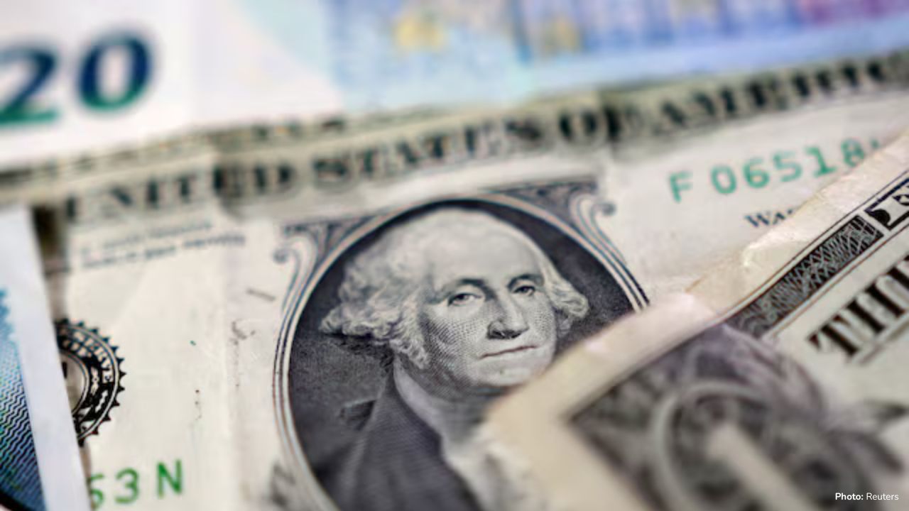 US Dollar Faces Risk if Trump Influences Fed to Ease Too Much, Says PGIM Executive