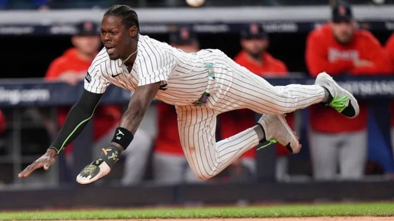 Chisholm’s Heroics Lead Yankees to 4-3 Win AL Wild Card Tied