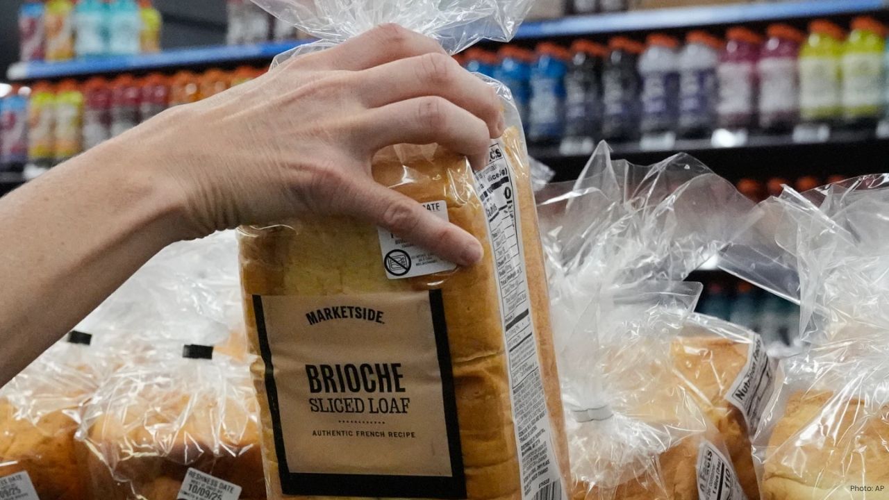 Walmart to Phase Out 30 Additives Synthetic Dyes by 2027