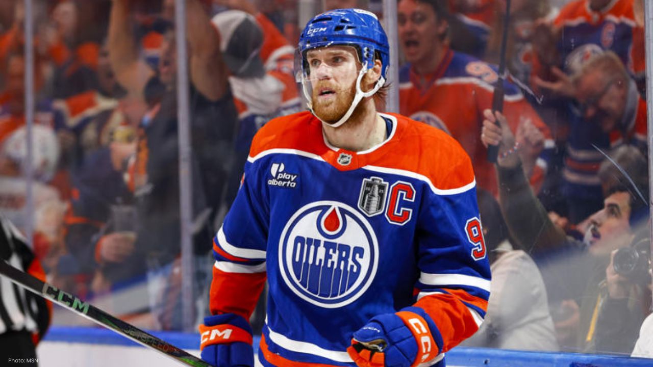 Oilers Sign Jack Roslovic to One-Year, $1.5M Deal
