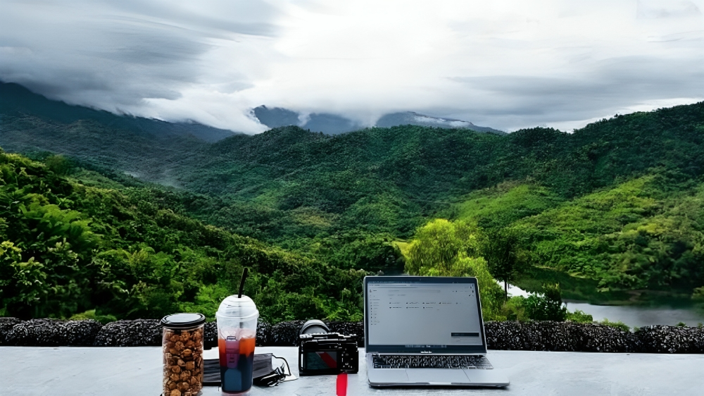 Work From Hills Trend 2025: Remote Jobs, Relaxed Living