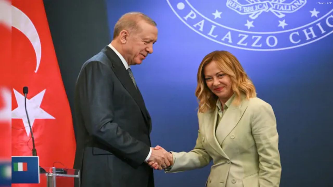 Erdogan Urges Meloni to Quit Smoking at Gaza Peace Summit