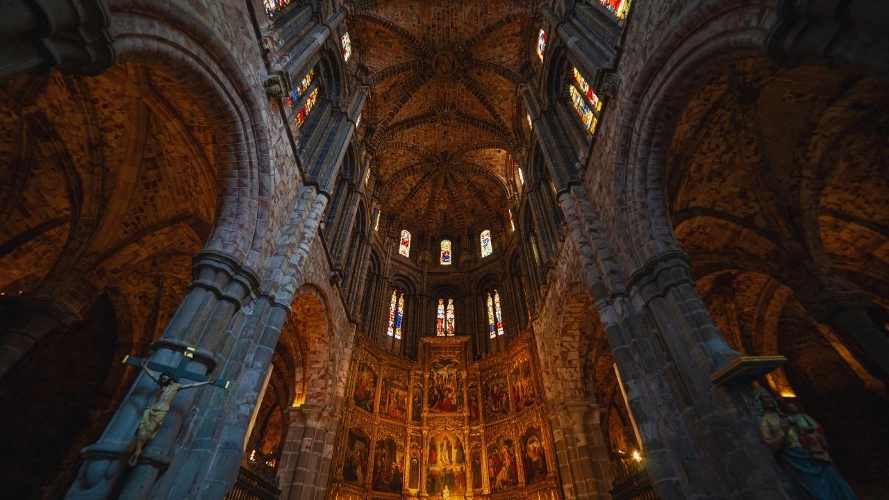 Engineering and Artistry Behind Famous Landmarks