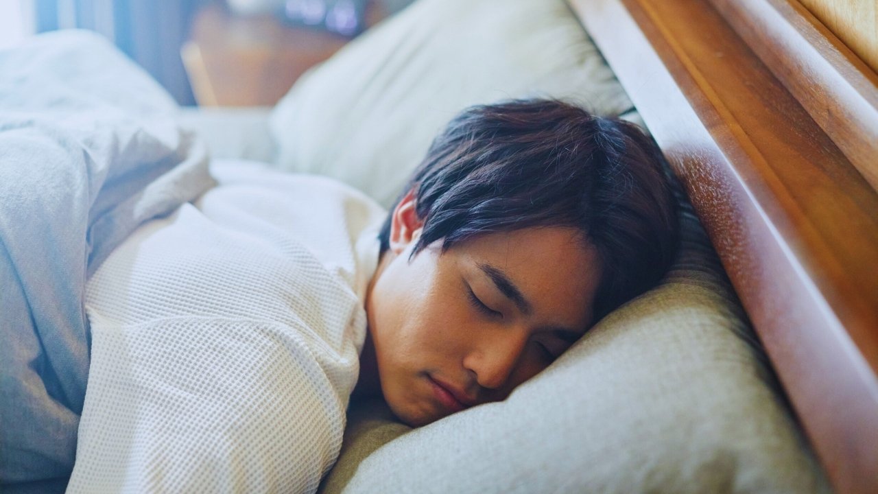 Post-Meal Sleepiness Explained: Causes, Effects, and How to Manage It