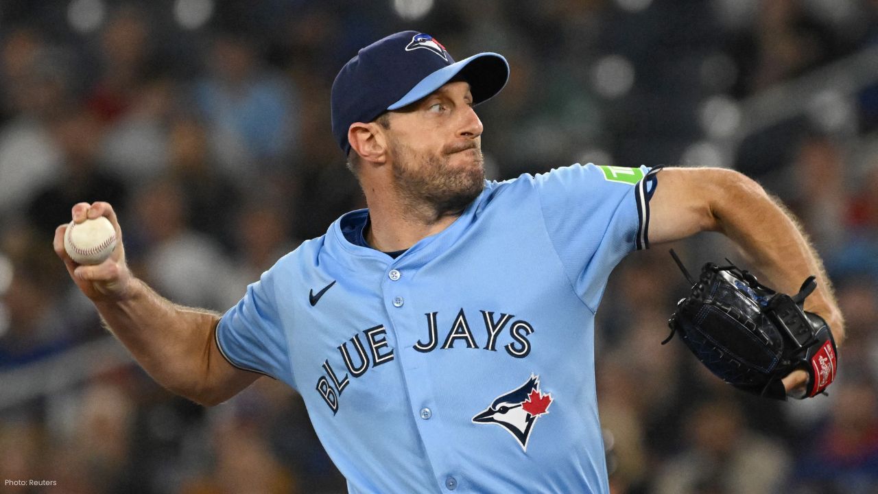 Blue Jays Rally Behind Bieber to Crush Mariners, ALCS Series Tightens