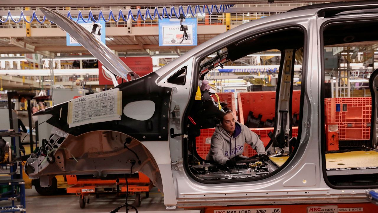 Canada Warns Stellantis Over Jeep Production Shift in Brampton