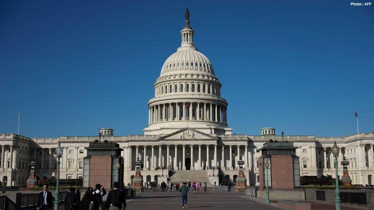 US Shutdown Hits Third Week; 10,000 Federal Jobs Targeted