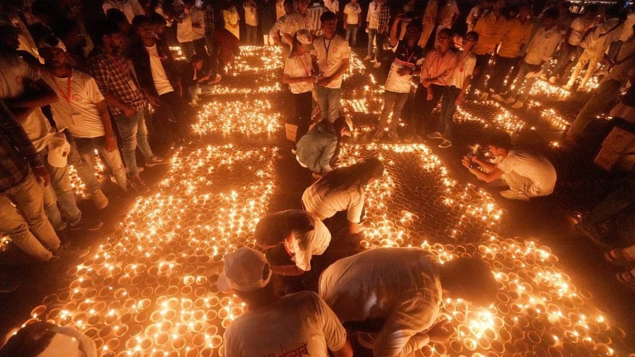 Ayodhya’s Deepotsav 2025: Lighting 26 Lakh Diyas in a Guinness Record Quest