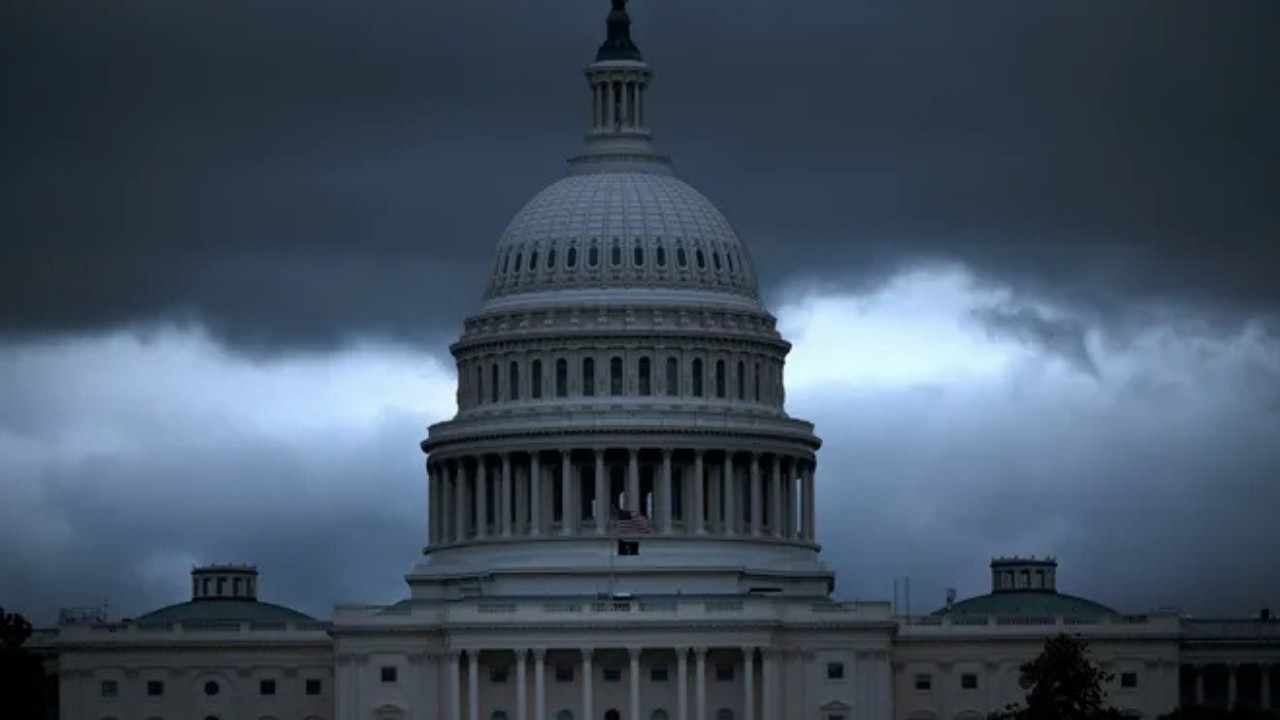 Federal Gridlock: U.S. Government Shutdown Enters Third Week Amid Legal and Political Deadlock