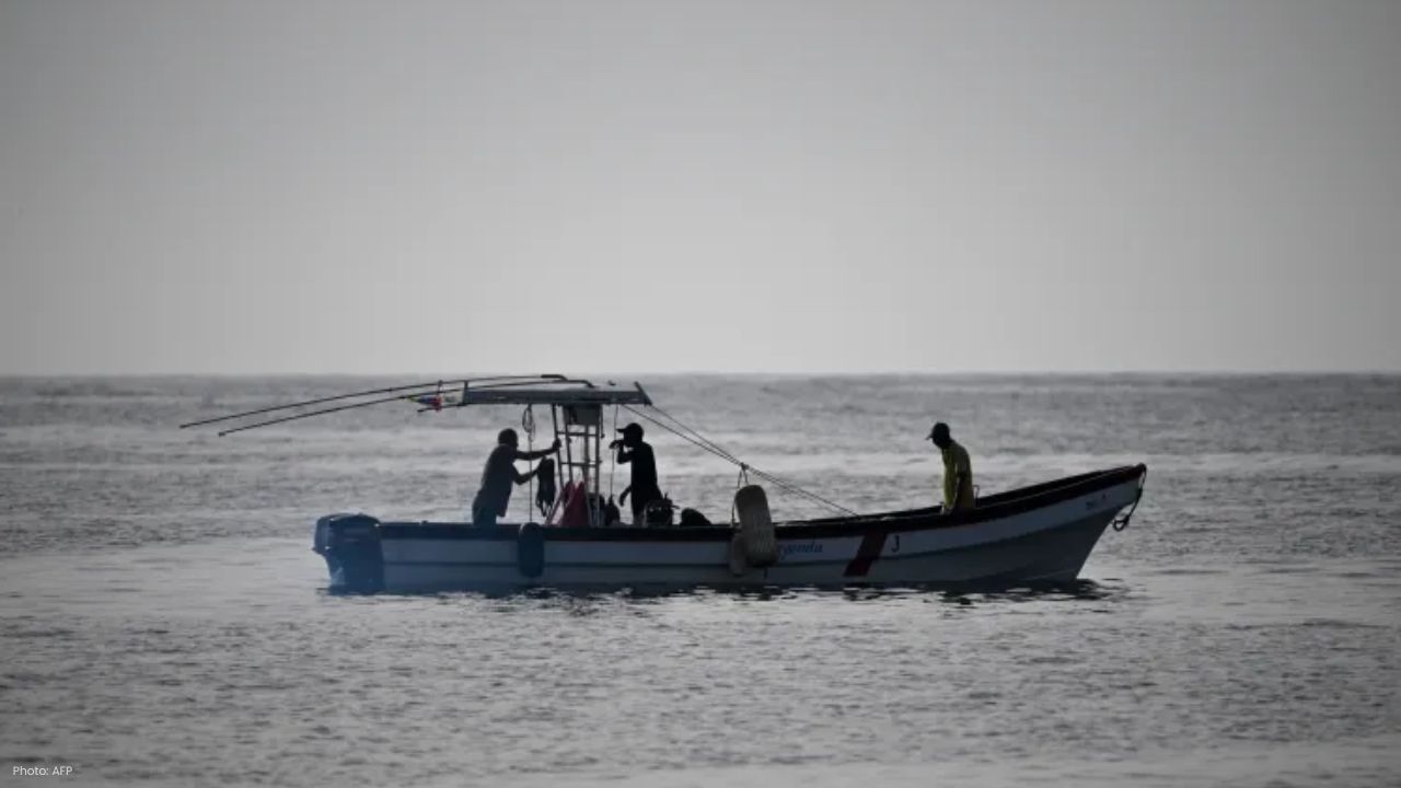 US Military Strikes Caribbean Drug Vessels Amid Admiral’s Exit