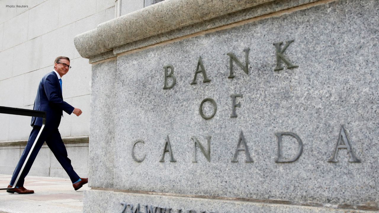 Canadian Businesses Hold Back on Hiring Amid U.S. Tariffs