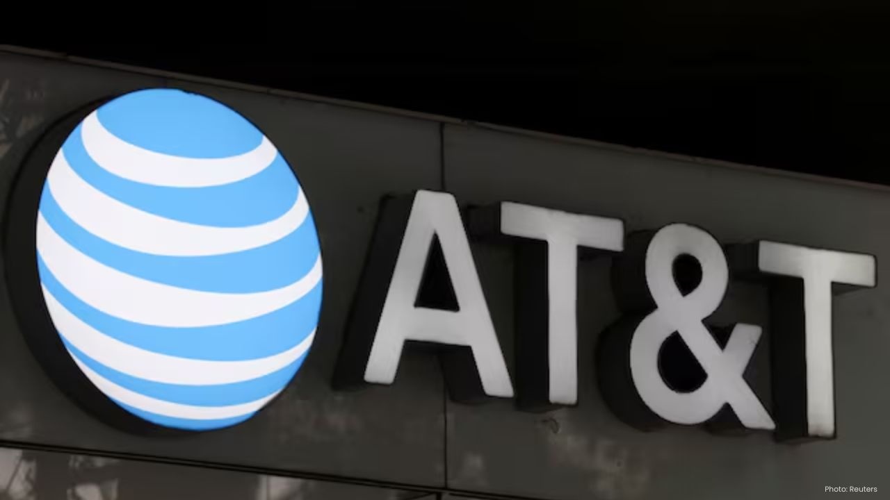 AT&T Achieves Growth with iPhone 17 Promotions in Q3