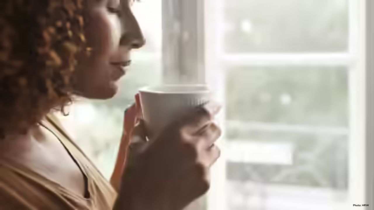 Hot Water or Warm Water: Which Is More Beneficial for Digestion and Skin?