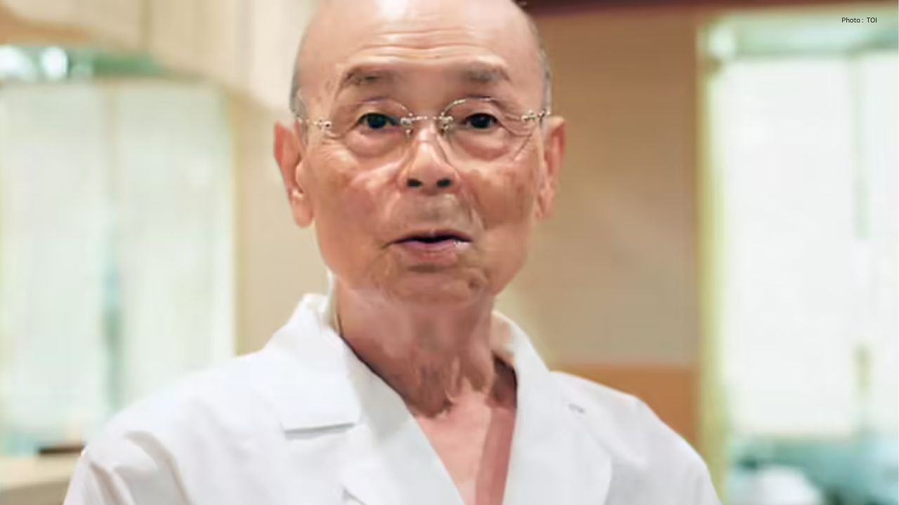 At 100, Jiro Ono Still Crafts Sushi — Five quiet lessons on living well