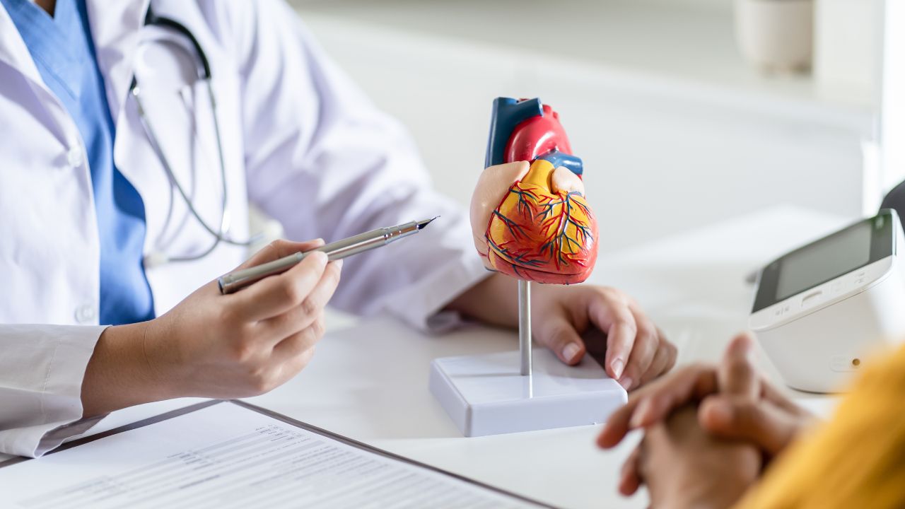When Every Second Counts: A Simple 3-Step Plan to Help During a Heart Attack, Says India’s Leading Cardiologist