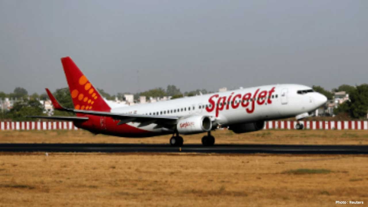 SpiceJet Shares Climb as Carrier Doubles Daily Flights and Expands Routes