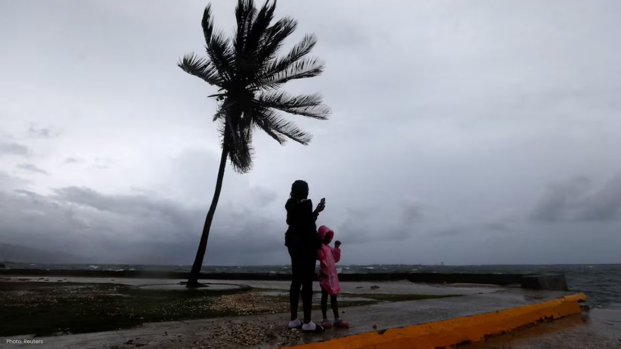 Hurricane Melissa Devastates Jamaica, Moves Toward Cuba