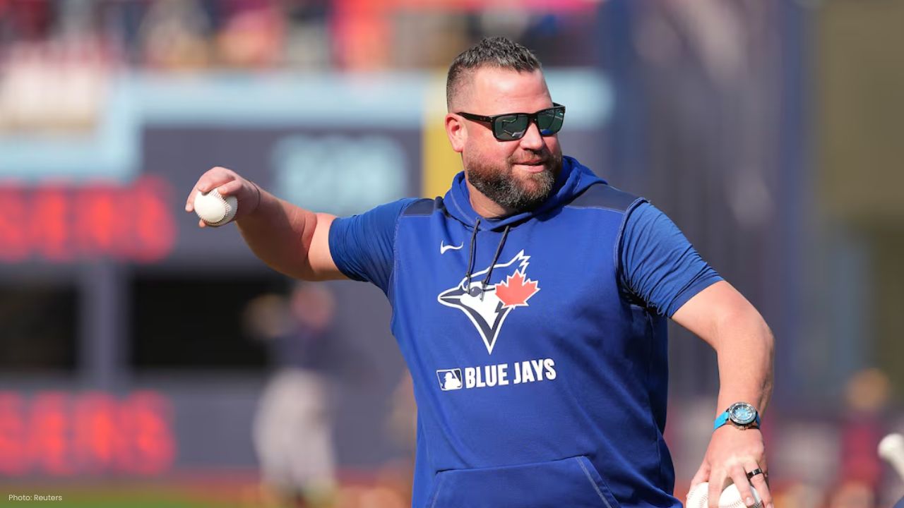 Ty France Wins First Gold Glove as Blue Jays’ Top Defensive 1B
