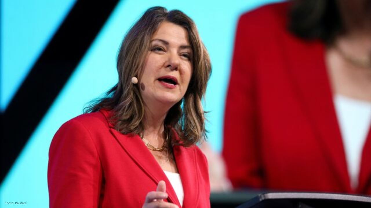Alberta Premier Defends Recall Law Amid UCP Petitions